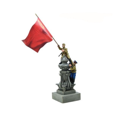 Russian Soviet flag raising vignette! 28mm WWII Terrain WARLORD