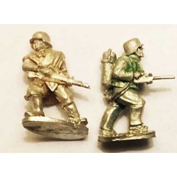 German Flamethrower Team B 28mm WWII WEST WIND