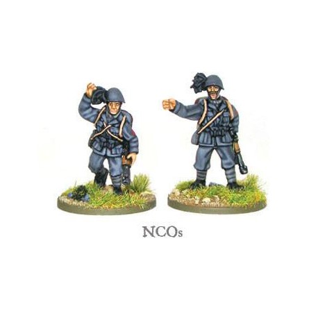 Italian Bersaglieri or Regular Officers/NCOs (Sun hats or Helmets) 28mm WWII WARLORD GAMES