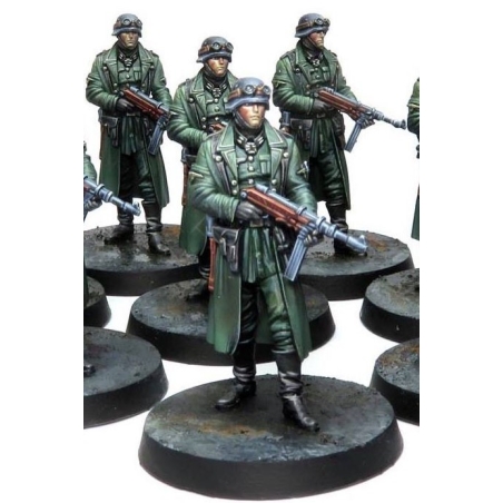 German soldier (4) enhanced SS Guard 32mm REICHBUSTERS MYTHIC GAMES